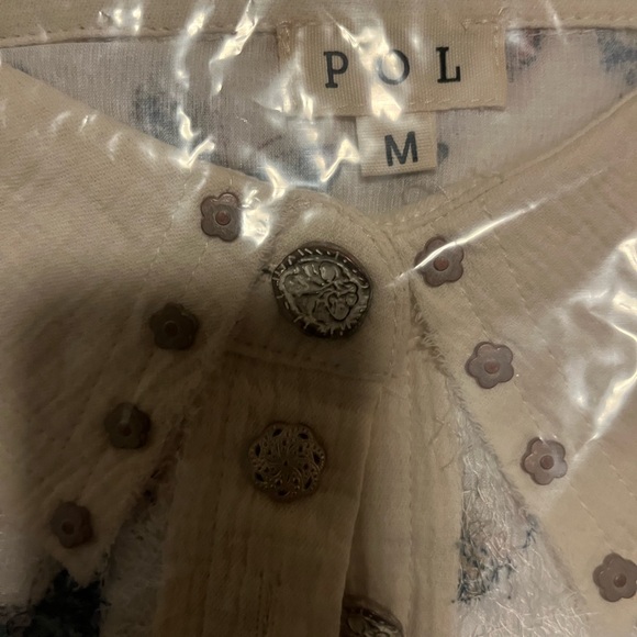 POL Medium Butterfly Print Shirt - Picture 5 of 7